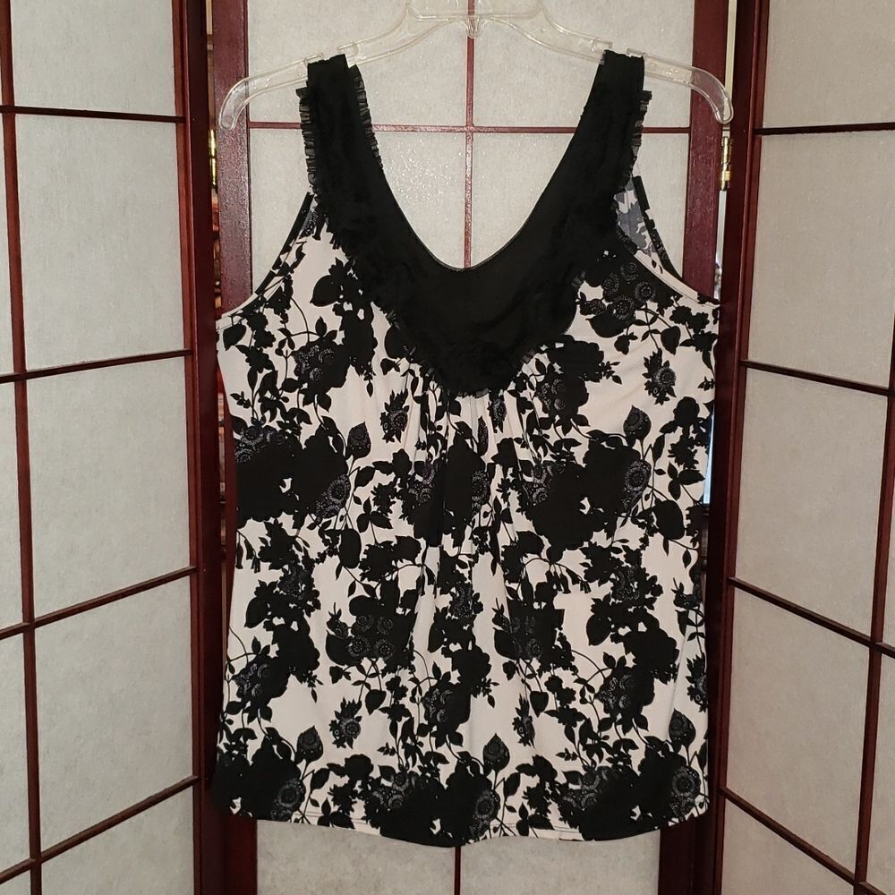 Cocomo Black & White Floral Tank Top